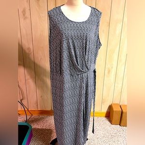 Sleeveless dress size 2x from Christopher and banks. Cute cinching waist w/tie